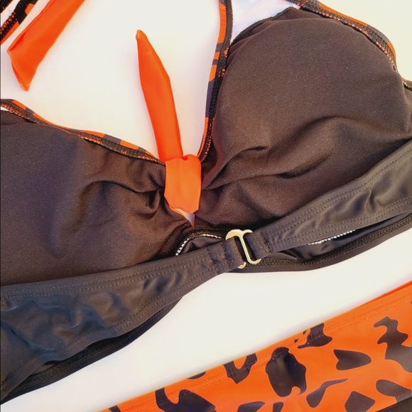 Low Rise Bikini Size Large - Picture 5 of 6